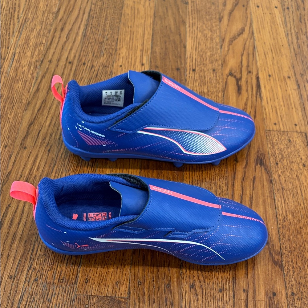 Puma Youth Soccer Cleats - size 2